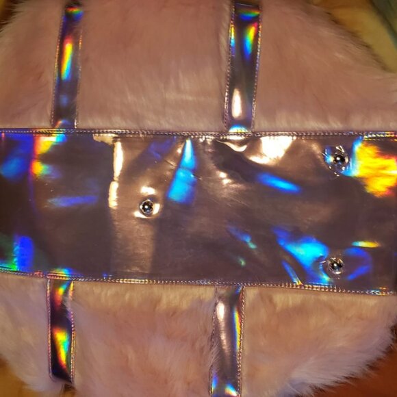 dolls kill sugar thrillz pink faux fur weekender bag - Picture 2 of 3